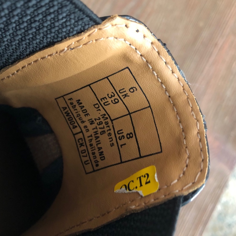 Dr Marten Patent Leather Chelsea Boot 2976 - Picture 13 of 14